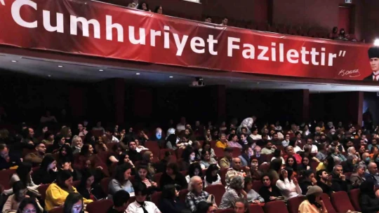 Aydın'da 'Şatonun Altında' oyunu tiyatroseveler ile buluştu