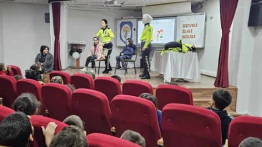 Aydın'da 100 öğrenci 'trafik dedektifi' oldu
