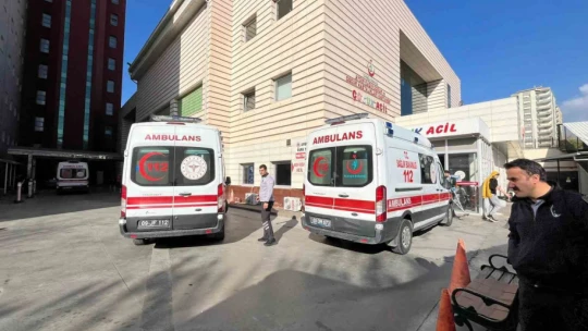 Aydın'da 16 öğrenci 'gıda zehirlenmesi' şüphesiyle hastaneye kaldırıldı.