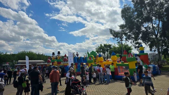 Aydın'da 23 Nisan coşkusu Tekstil Park'ta yaşanıyor