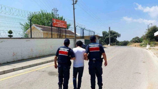 Aydın'da 40 aranan şahıs jandarmadan kaçamadı