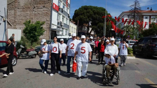 Aydın'da Aile Yılı kortej yürüyüşü yapıldı