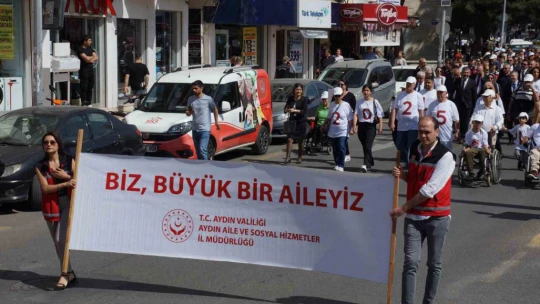 Aydın'da Aile Yılı kortej yürüyüşü yapıldı