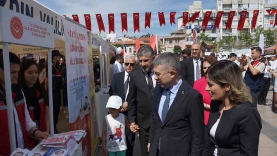 Aydın'da Aile Yılı kortej yürüyüşü yapıldı
