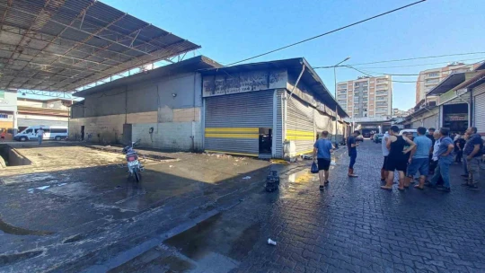 Aydın'da alevler geceyi aydınlattı: Oto yağcıda büyük maddi hasar meydana geldi