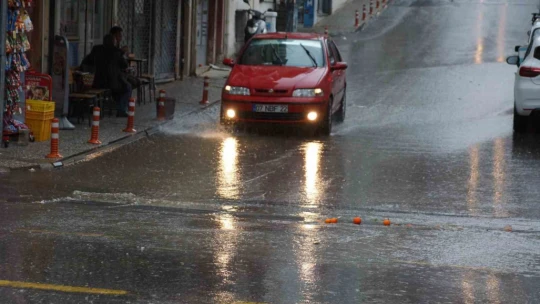 Aydın'da beklenen yağış başladı