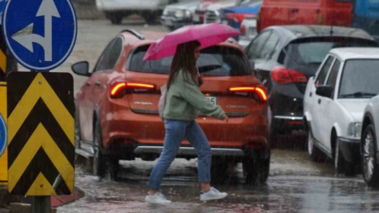 Aydın'da beklenen yağış başladı