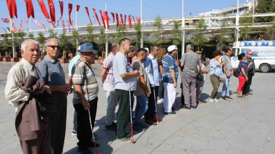 Aydın'da beyaz bastonun önemine dikkat çekildi