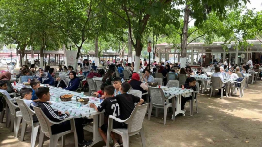 Aydın'da burs alan çocuklara şenlikli sürpriz