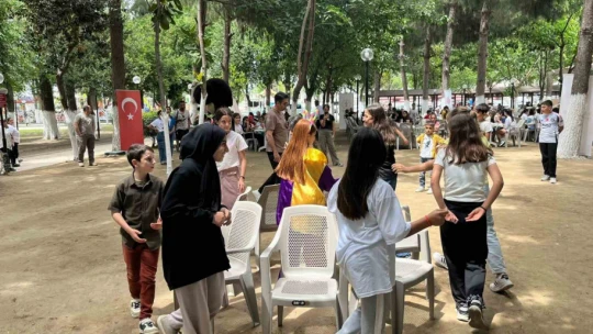 Aydın'da burs alan çocuklara şenlikli sürpriz