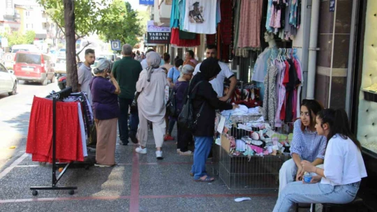 Aydın'da çarşı pazar yoğunluğu