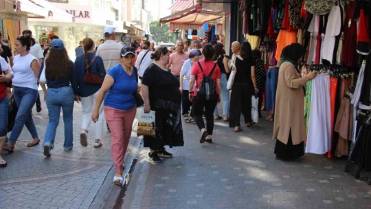 Aydın'da çarşı pazar yoğunluğu