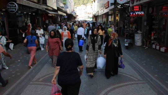 Aydın'da çarşı pazar yoğunluğu