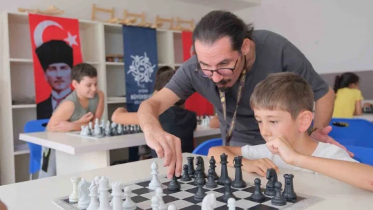 Aydın'da çocuklar satrançla düşünmeyi öğreniyor