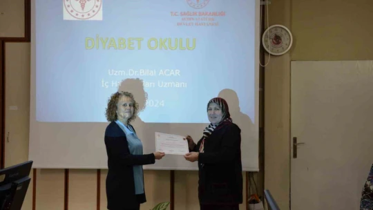 Aydın'da diyabet hastaları bilgileniyor, Diyabet Okulu mezunlarını verdi