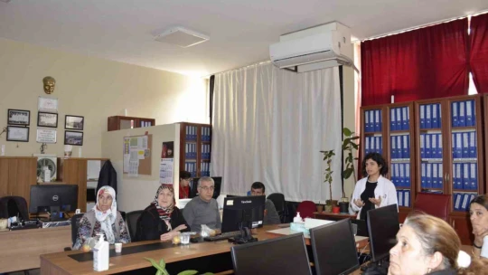Aydın'da diyabet hastaları bilgileniyor, Diyabet Okulu mezunlarını verdi