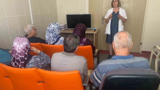Aydın'da diyabet hastalarına eğitim verildi