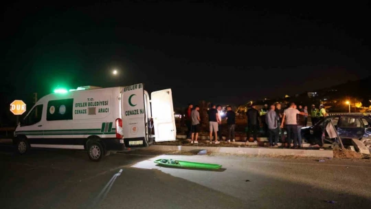 Aydın'da feci kaza... İki otomobil çarpıştı: 2 ölü, 3 yaralı