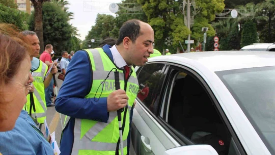 Aydın'da görme engelliler 'geçiş üstünlüğüne' dikkat çekti