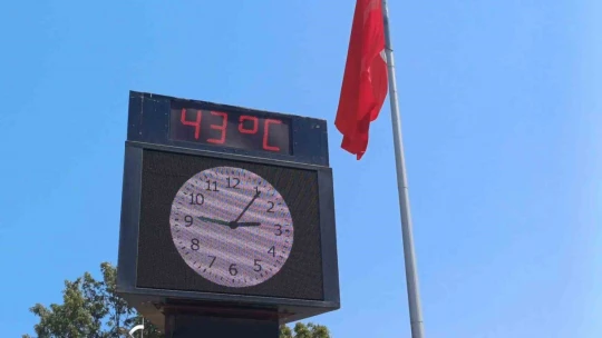 Aydın'da hissedilen sıcaklık 50 dereceye yaklaştı
