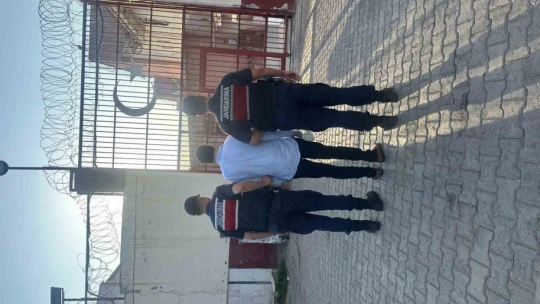 Aydın'da jandarma ekipleri 24 aranan şahsı yakaladı