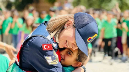 Aydın'da jandarma ekipleri ilkokul öğrencileriyle buluştu
