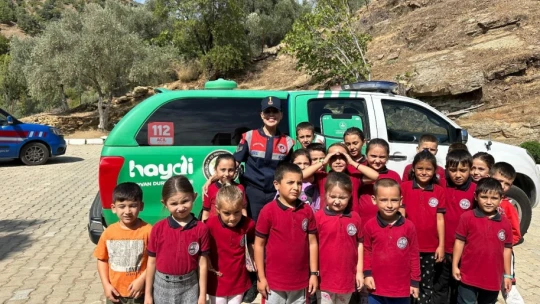 Aydın'da jandarma ekipleri öğrencileri bilgilendirdi