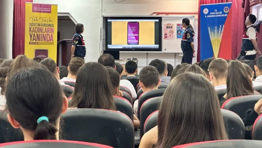Aydın'da jandarma ekipleri öğrencileri bilgilendirdi
