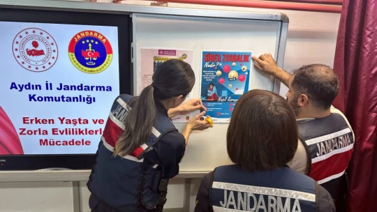 Aydın'da jandarma ekipleri öğrencileri bilgilendirdi