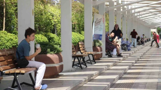 Aydın'da kavurucu sıcaklar bunalttı