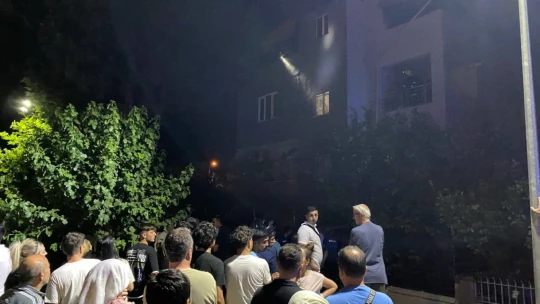 Aydın'da korkutan yangın: Mahsur kalan kadın demir parmaklıkları kesilerek kurtarıldı