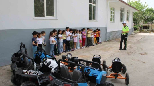 Aydın'da minikler direksiyon başına geçti