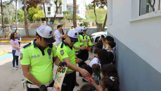 Aydın'da minikler direksiyon başına geçti