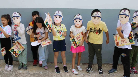 Aydın'da minikler direksiyon başına geçti