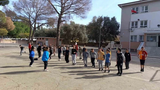 Aydın'da minikler, spor alışkanlığı kazanıyor