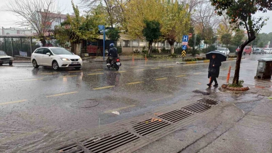 Aydın'da sağanak yağış etkili oldu