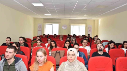 Aydın'da sağlık ordusuna yeni katılan doktorlara uyum eğitimi verildi