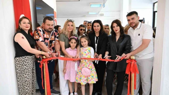 Aydın'da sanatın renkleri yıl sonu sergisinde buluştu