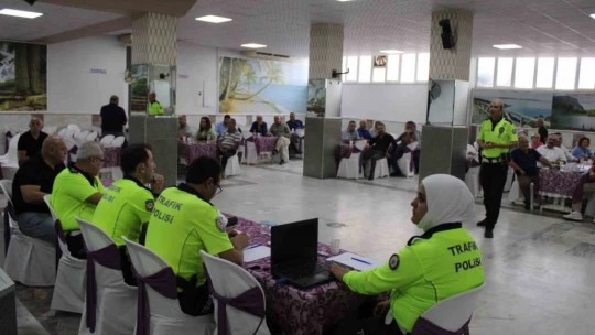 Aydın'da servis şoförleri ve rehber personellere trafik eğitimi