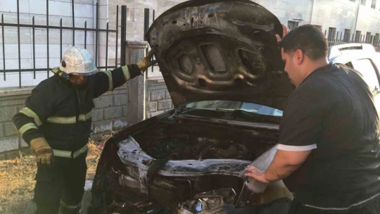 Aydın'da seyir halindeki otomobil alev aldı