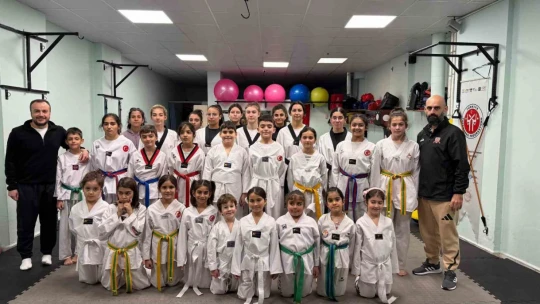 Aydın'da taekwondo dalında 2025 yılı birinci dönem kuşak sınavları yapıldı