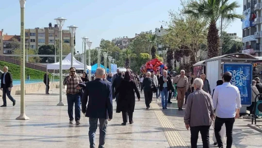 Aydın'da termometreler 30 dereceyi gördü