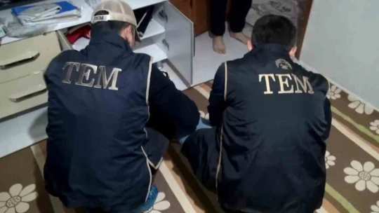 Aydın'da terör örgütü propagandası yapan şahıslara eş zamanlı operasyon yapıldı