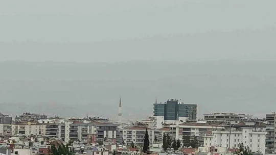 Aydın'da tozlu hava etkili oldu