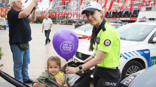 Aydın'da trafik ekipleri vatandaşlara 'hayatla yarışılmaz' diyerek uyardı