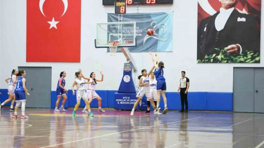 Aydın'da U16 Kızlar Basketbol Şampiyonası başladı
