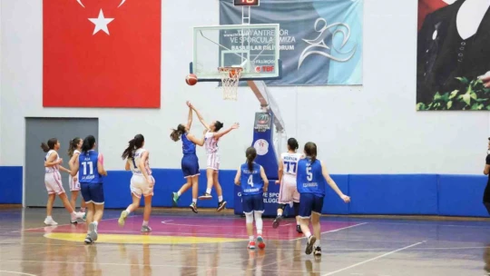 Aydın'da U16 Kızlar Basketbol Şampiyonası başladı