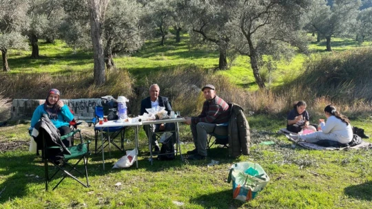 Aydın'da vatandaşlar piknik alanlarına akın etti
