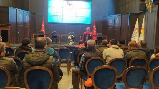 Aydın'da veteriner hekimler bilgilendirildi