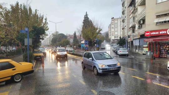 Aydın'da yağışlı hava etkili oluyor